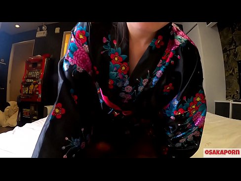 ❤️ Mladé cosplay dievča miluje sex až do orgazmu so squirtom v koníčku a fajkou. Ázijské dievča s chlpatou kundičkou a krásnymi prsiami v tradičnom japonskom kostýme v amatérskom videu, ktoré ukazuje masturbáciu so šukacími hračkami. Sakura 3 OSAKAPORN. ❌ Sex video na nás ❌️