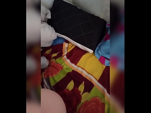 ❤️ Moja spolubývajúca zostáva doma sama, pretože jej manžel odchádza na dovolenku, a ja využijem príležitosť, aby som ju ošukal a naplnil jej zadok mliekom ❌ Sex video na nás ❌️