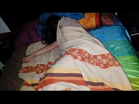 ❤️ Nevlastný syn nadáva svojej mladej nevlastnej matke, zatiaľ čo ona spí. ❌ Sex video na nás ❌️